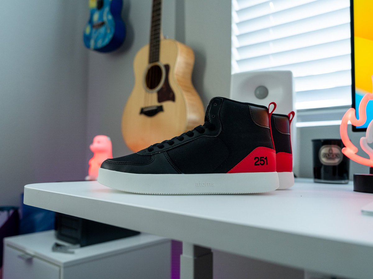 Krystal Lora tweet media