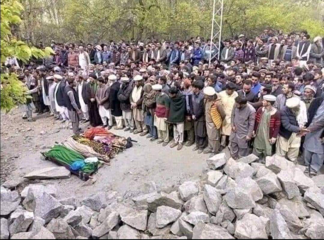 MohsinAliKahn2's tweet photo. کراچی میں ہاتھی کا مرنا بریکنگ نیوز لیکن گلگت بلتستان میں 6 بچے کچل گئے اسکی کہیں کوئی خبر نہیں۔
تباہ حال معاشرہ
بد اخلاق بکاؤ میڈیا خاموش
#AzadMedia https://t.co/lPOmmrDYF6