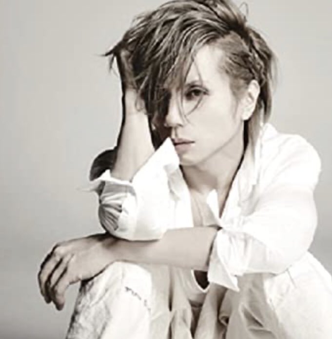 Acid Black Cherryの『君がいない、あの日から・・・』聴いているだけで自然と涙が出てくる曲
切ないけど大好きな曲
PVの8~9秒あたりでなんとなく『お父さん』って声が聴こえるような気がする
気のせいかも…ね

#Acid Black Cherry
#yasu
#君がいない、あの日から・・・