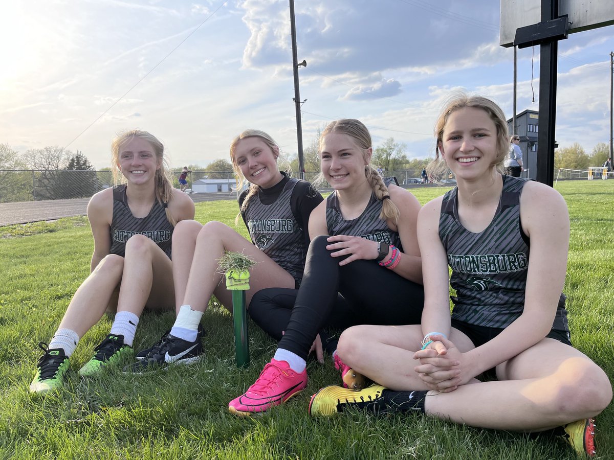 BrentJo96789496's tweet photo. One last meet at Stanberry before conference and district for the Pattonsburg girls track team. Medalist included: Katelyn Jones - triple jump - 1st, long jump - 2nd, Kelsey Crabtree- 100 hurdles and 300 hurdles-2nd, Annabelle Gardner - high jump-2nd, 4x100 relay - 4th https://t.co/QgsKHqxZ1C