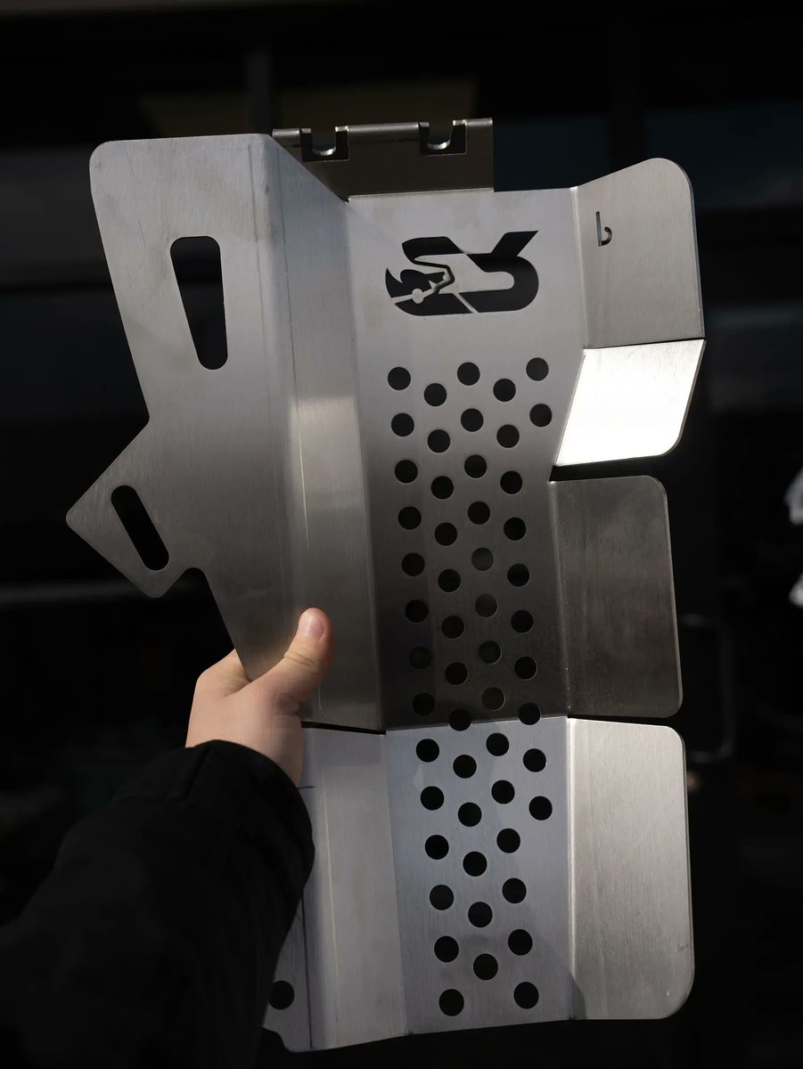 trail4r's tweet photo. Hit the #Offroading trails with confidence in your #Toyota4Runner &amp; #Tacoma. Cali Raised Cat Skid Guards offer reliable catalytic converter theft protection! 🚙🏞️ https://t.co/yanBJKRSuQ https://t.co/8GfvwrN0l3
