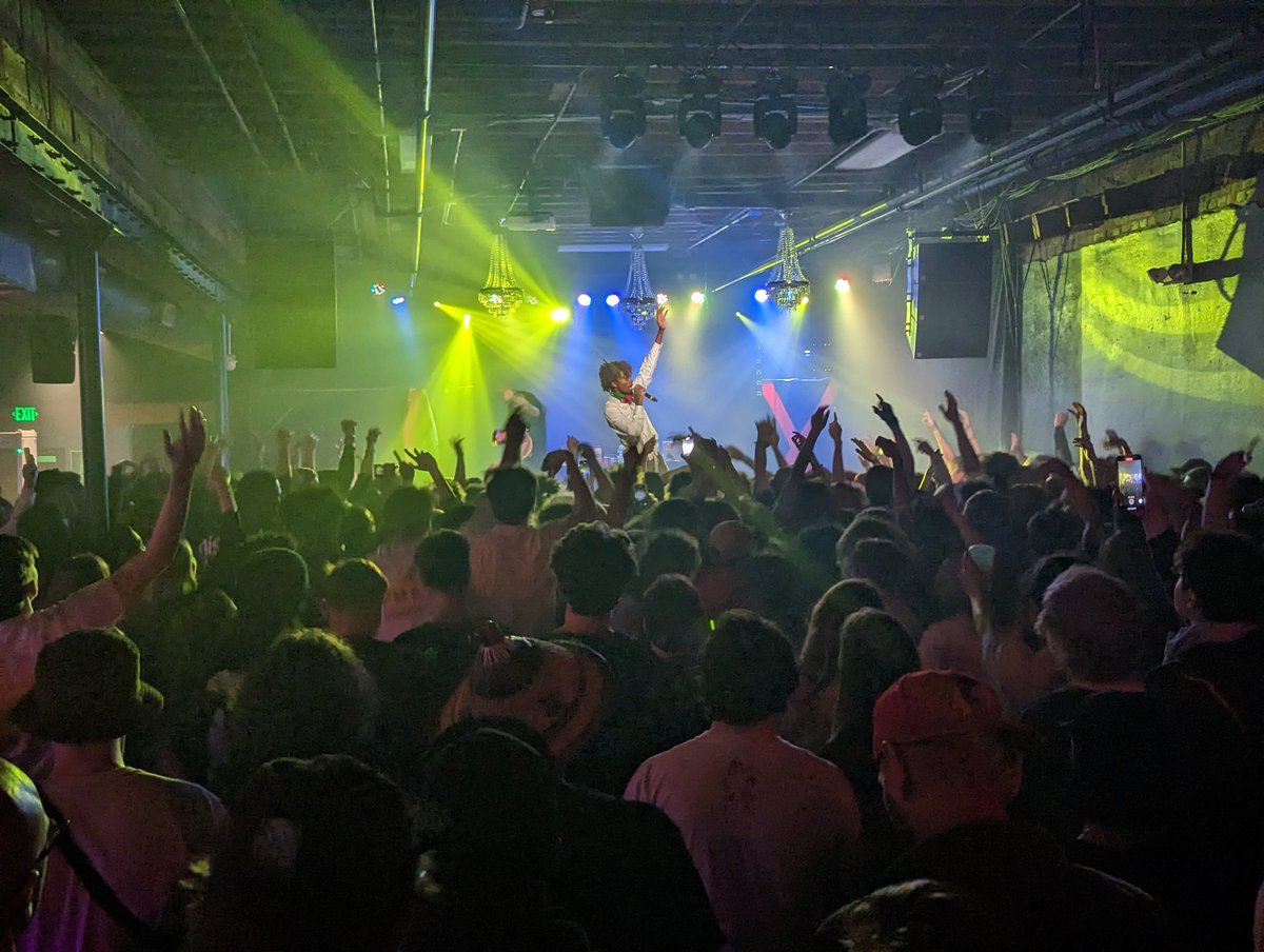 BXC513's tweet photo. @redveil has the fucking energy of Zeus. Like. Man. This shit is wild https://t.co/1wwBRpVRjJ