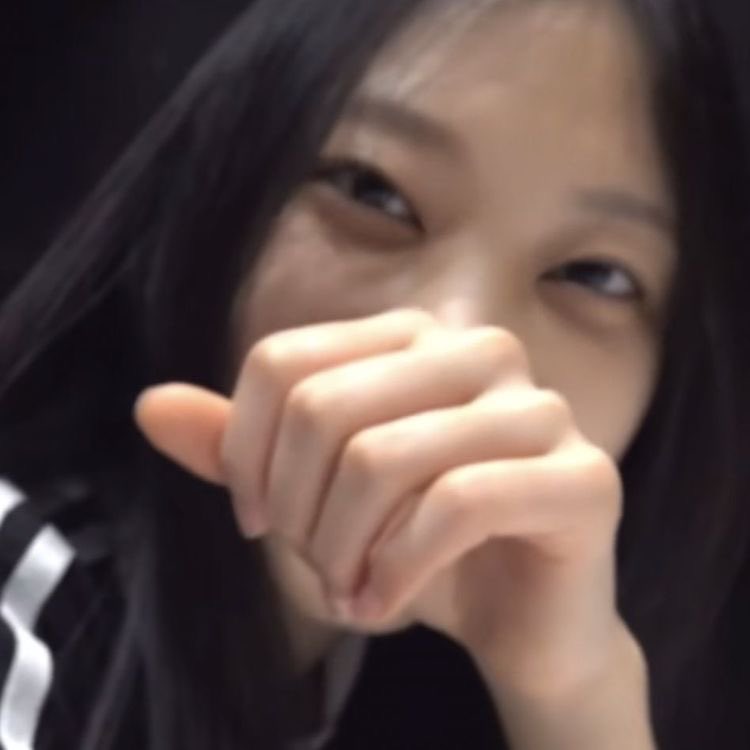 pov: you’re studying with kang haerin