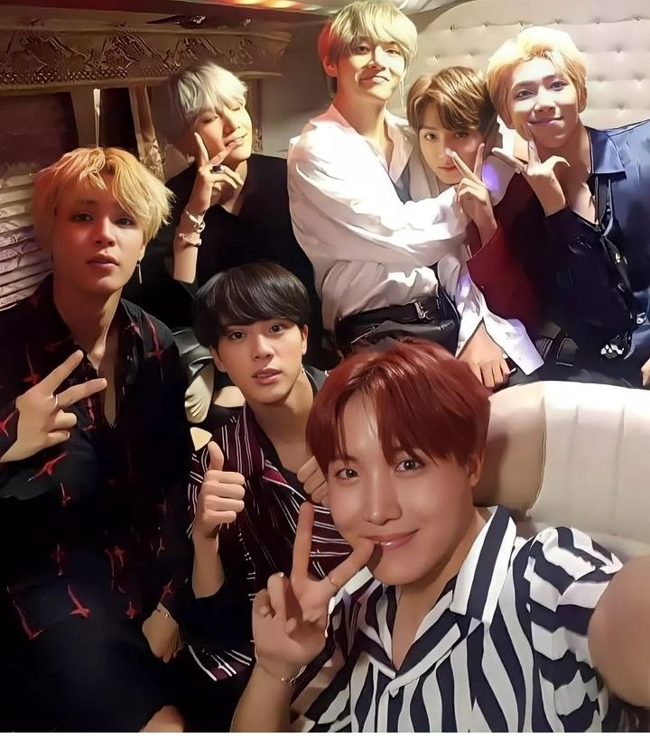krosekhan85's tweet photo. @auarmyhope @BTS_V199531_twt I miss you so much all of you π₯Ίπ€²ππππππππ΅π°πΉπ°π·β€οΈ #Jhope_military #btsarmyrose #btspakarmy #BTS https://t.co/iRZcCrSkTW