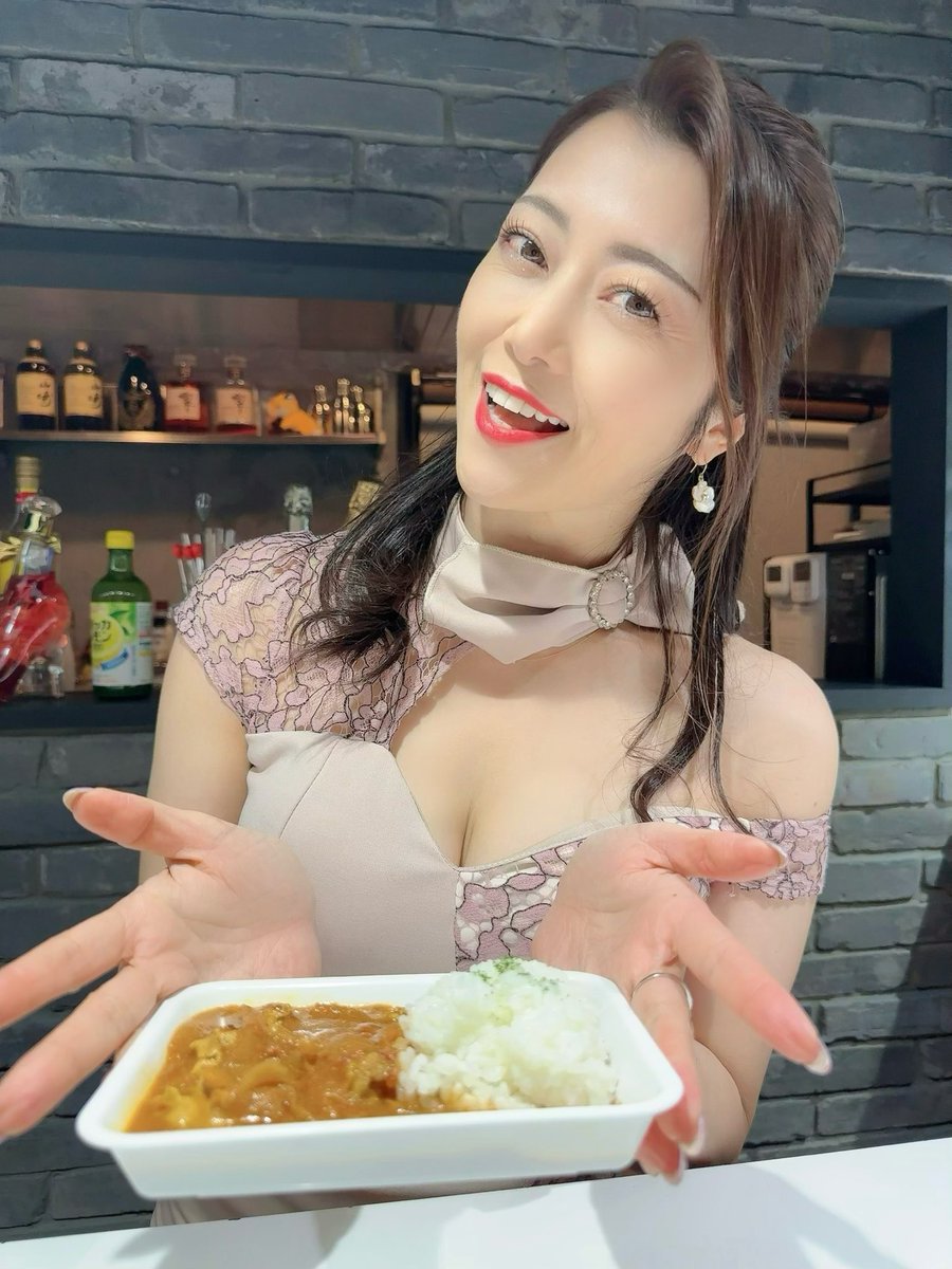 昨日のBAR MAKI 東京にご参加下さった皆様ありがとうございました♡
昨年春のBAR大阪で着た桜のミニドレスに、貝の桜ピアスとヘア飾りを合わせて🌸
お花見できなかった方も麻妃で花見^_^
呑みに来る場所では無く、会えるイベントなので、呑めない方も是非！
東京は毎月第4火曜、大阪は第2日曜開催⭐︎ https://t.co/POnAD2jgH8