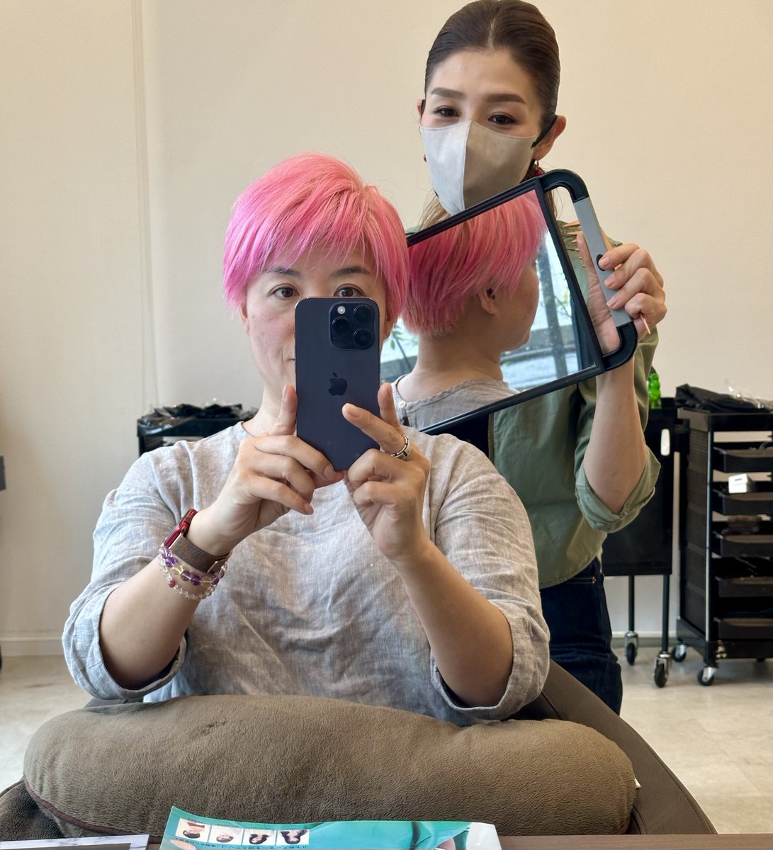 sahya_jp's tweet photo. 実物は、桃っぽい色味🍑
今回も #ピンクシャンプー 🩷
マリアちゃん
いつもありがと😘
#pink #ピンク #桃色
#ブリーチ 4回目 #bleached #pinkhair #pinkshampoo https://t.co/Rd1eLLKphM