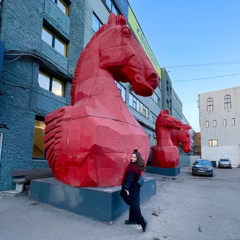 Good morning everyone❤️ I'm already at work at school, I came early🙌
And after school you will need to finish the portrait to order❤️
Here are the plans for the day⭐️
Have a nice day❤️