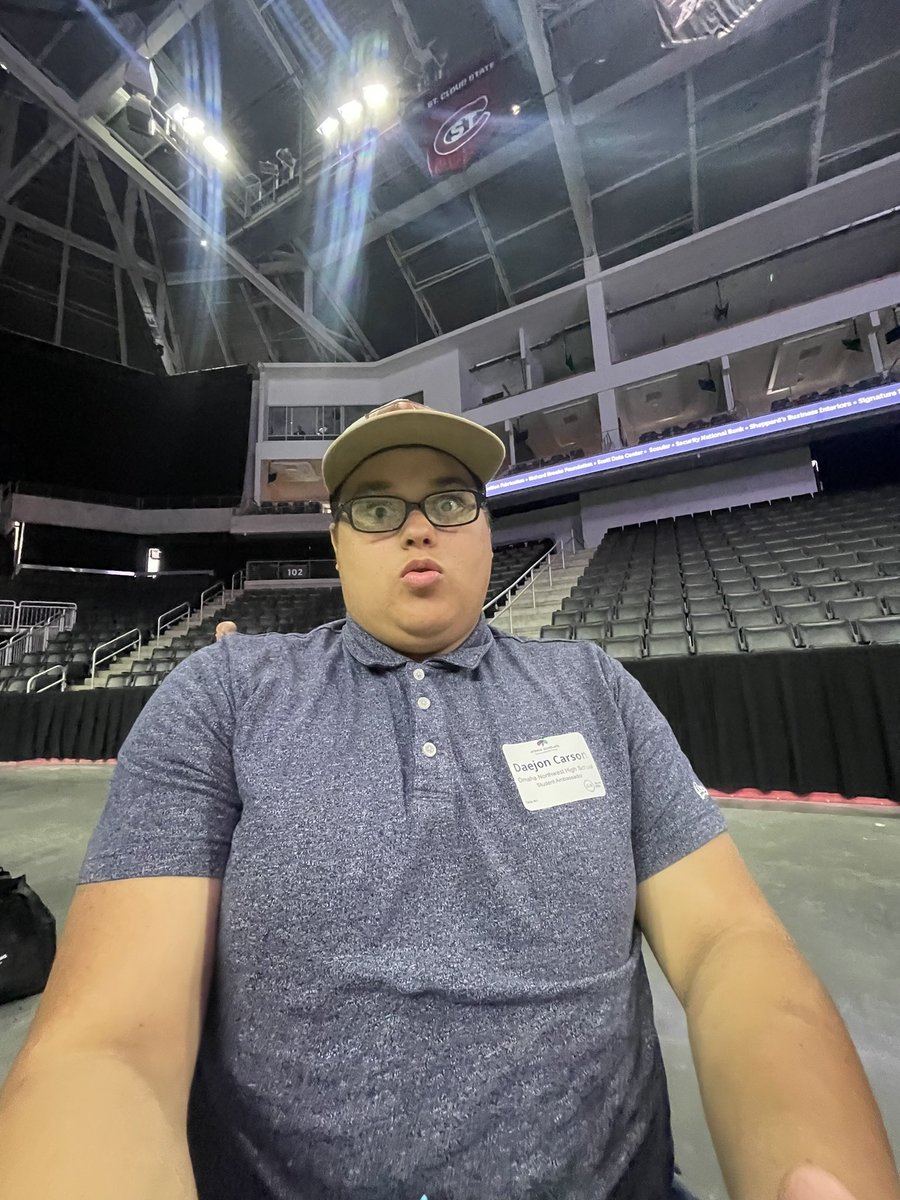 Great time at the luncheon for the incoming students. A had a fun time explaining and giving a speech on the bus to the <a href="/OPS_Northwest/">Northwest High</a> incoming scholars 
@AvenueScholars