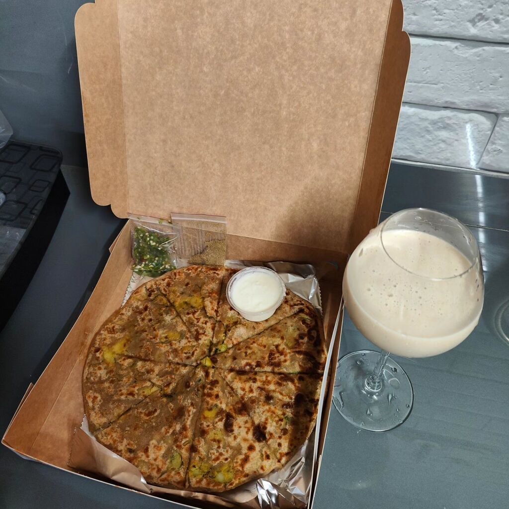 HavratMulgi's tweet photo. I found a guy who says the three magic words to me…’ I brought food.’ ❣️ https://t.co/D4edSQ8M2g https://t.co/KpmCprBAuQ
