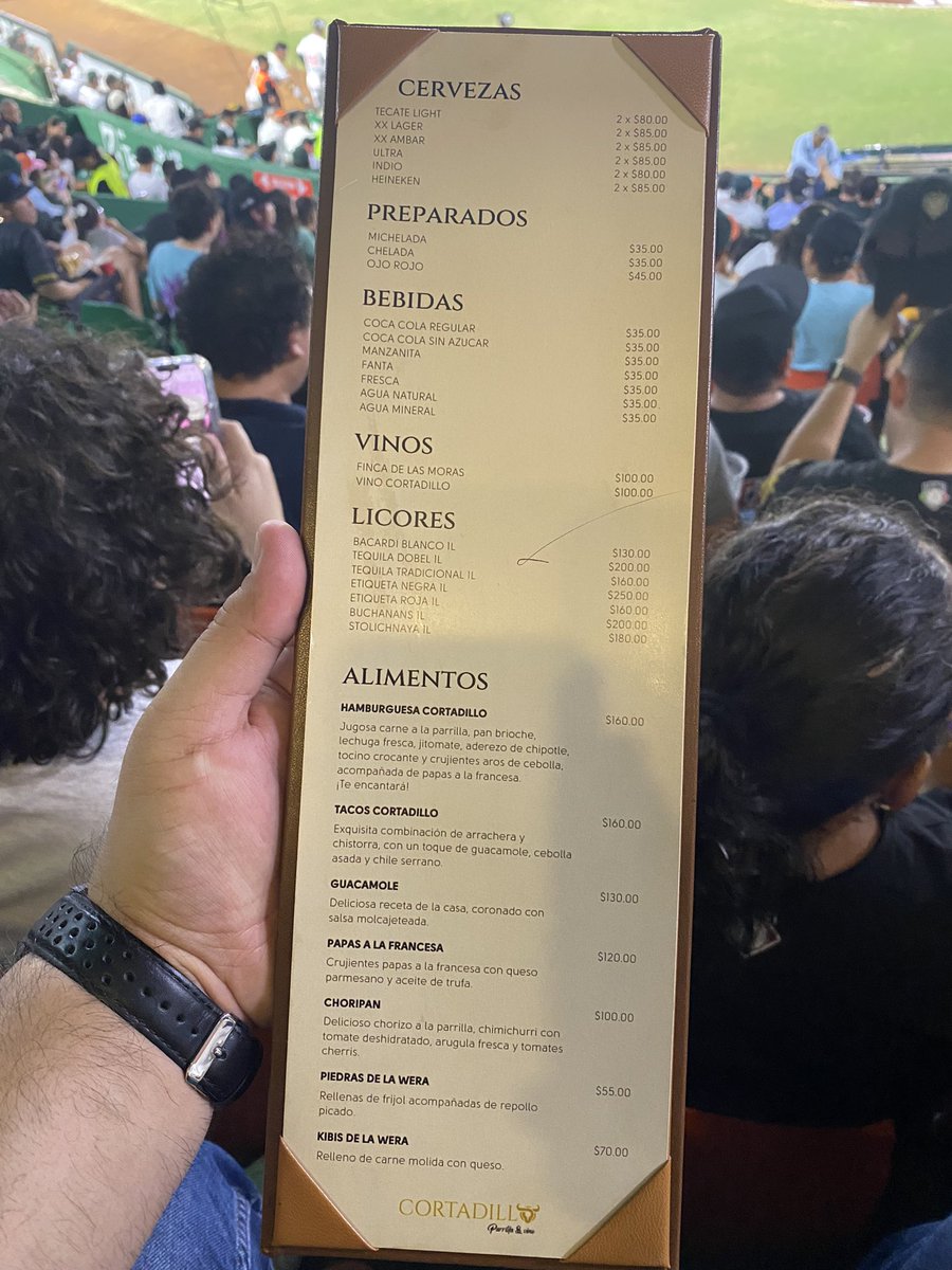 Angel_HV's tweet photo. @leonesdeyucatan un gran monopolio, y como todos los monopolios MAL SERVICIO #monopolioTrasHomeLeones https://t.co/bt5rna36Sv