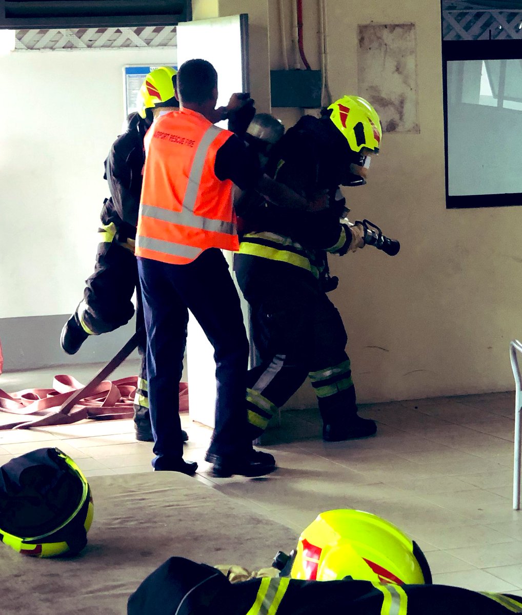 NadiAirport's tweet photo. our #ARFFS team in training mode! Everyday is a new day to test their search &amp; rescue skills at the station #SafetyForEveryone #TeamFijiAirport
#airportrescue &amp; #firefighting ✈️🔥🚒 https://t.co/J9QVfvGTQ4