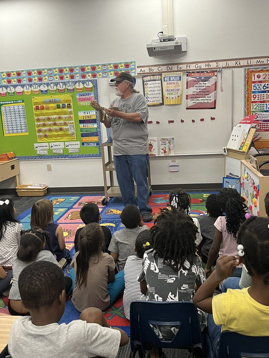 ColtsCunningham's tweet photo. Day 1 of Cunningham STEM Academy career week was a success! Thank you Reptiles Reefs for teaching our students about running a business and caring for animals. @ClarkCountySch https://t.co/KxXGfXboJ9
