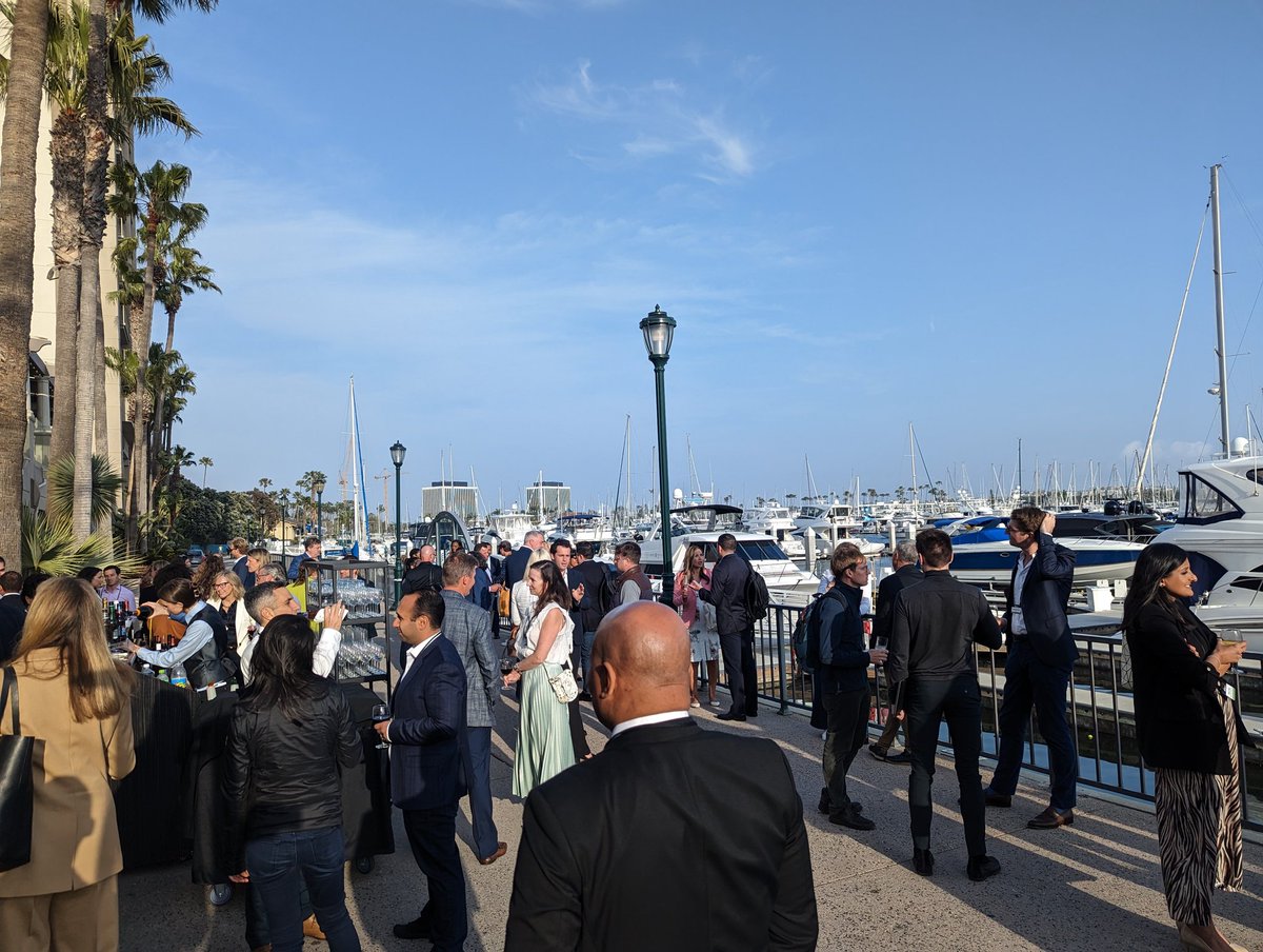 1/ It's safe to say that I've been to a lot of conferences in my time

this #FortuneHealth meeting stands out for a few reasons, and good tips for other conference planners

The nice setting (Marina del Rey) doesn't hurt, but it's not about that