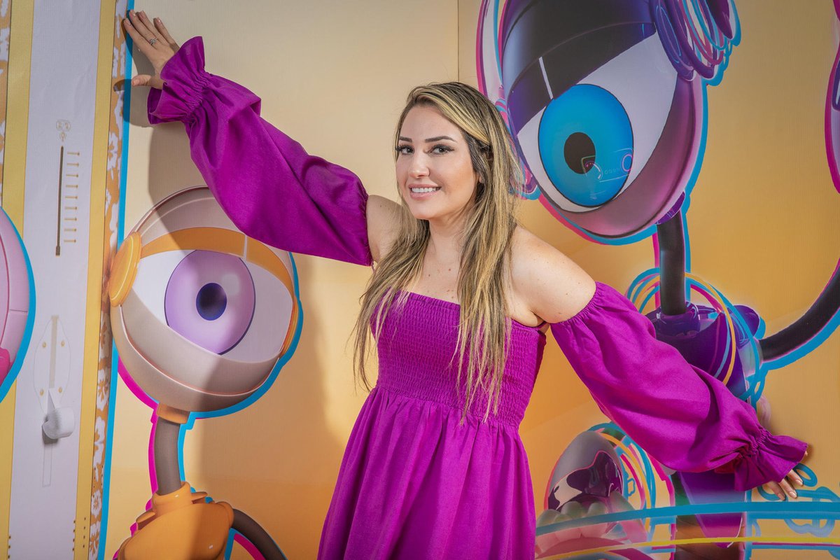 tracklist's tweet photo. 🚨AMANDA CAMPEÃ 

Com 68,9% dos votos, a médica se consagrou como a grande vencedora do #BBB23 https://t.co/9UFZUdEZAg