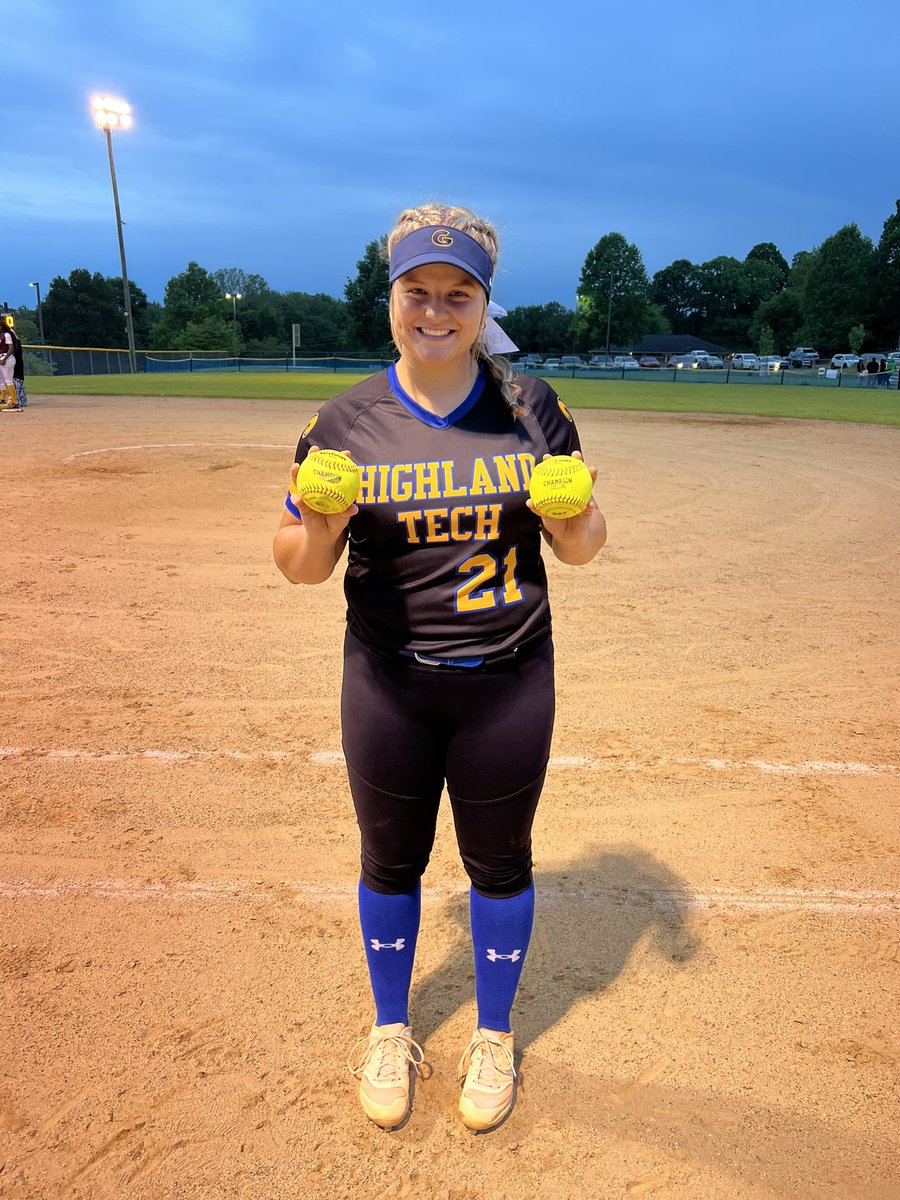 NCANGMSC's tweet photo. Senior Night was a success.  #8 and #9 left the yard tonight to go along with a 12-1 win on the mound!  #highlandtech #jucobound https://t.co/U7Cket22G3