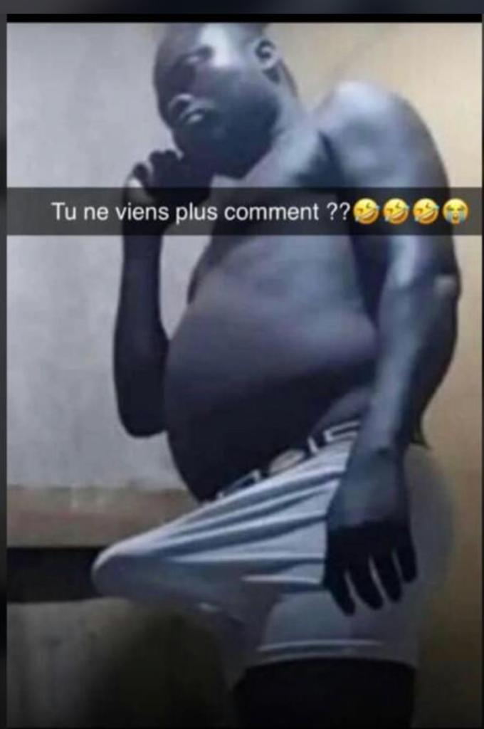 gaelsaha's tweet photo. @BoxisGabin Mon voisin quant il voit sa... voila comment il se comporte. Il fait semblant comme s'il etait au télephone. Svp expliquer moi ce phenomene. https://t.co/qN2hu2rmuq