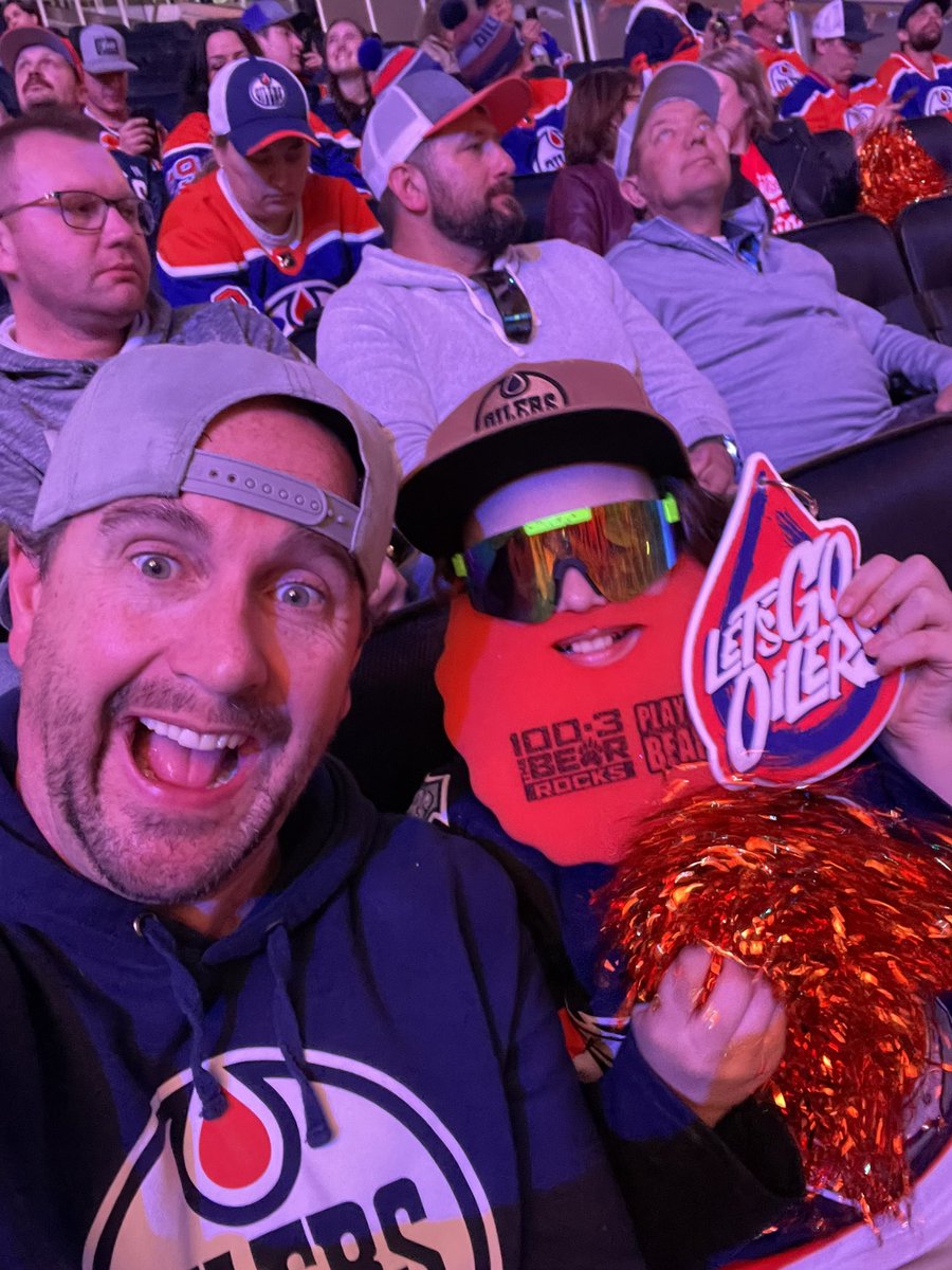 JohnnyRocket02's tweet photo. Let’s Go Oilers #LETS GO OILERS https://t.co/FIZoT4HIpM
