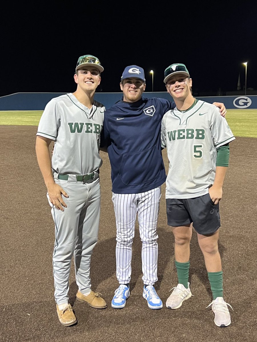 WCD_7's tweet photo. Got to coach against some great ball players that I spent the summer and fall with. Absolutely love these guys and the way they compete. Keep working hard boys. @JackFelton_5 @BlakeCarter121 @alecdaniels13 

We missed you @CooperCameron8 😒 https://t.co/s9hICMFm7s