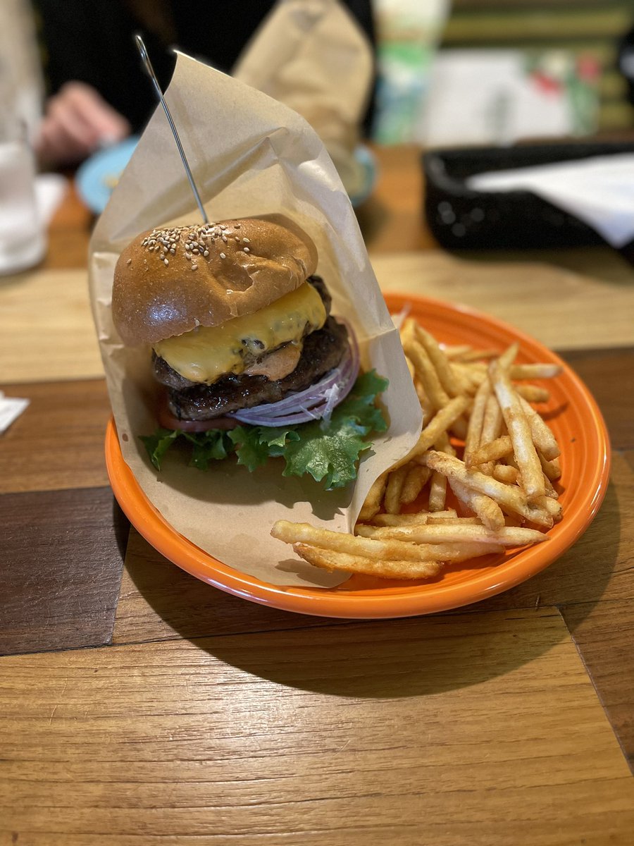freestyle_ten's tweet photo. 朝から美味しいものを食べちゃいましたー❗️今から気合い入れてレッスンします😁

楽しく頑張ろー👍

#姫路
#コナズカフェ
#テニス仲間
#レッスン https://t.co/6KhXygsXBV