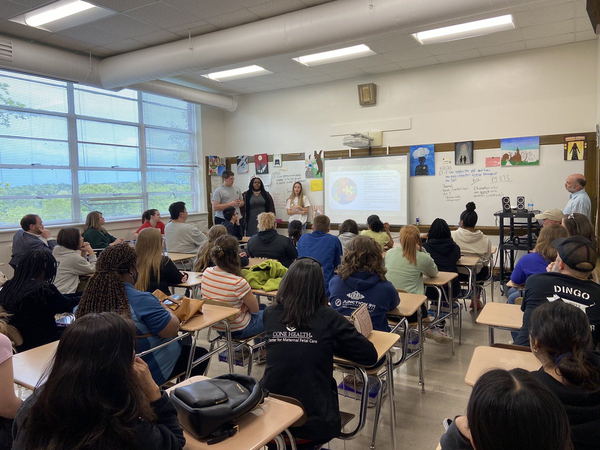 RevondaJ's tweet photo. Always a great time to be an @WMWHS Bulldog, and tonight was no exception. Loved my time this evening with future and current IB parents as they heard testimonials and information about their upcoming year in the most elite and rigorous high school program in the world! https://t.co/d4EJo96B7g