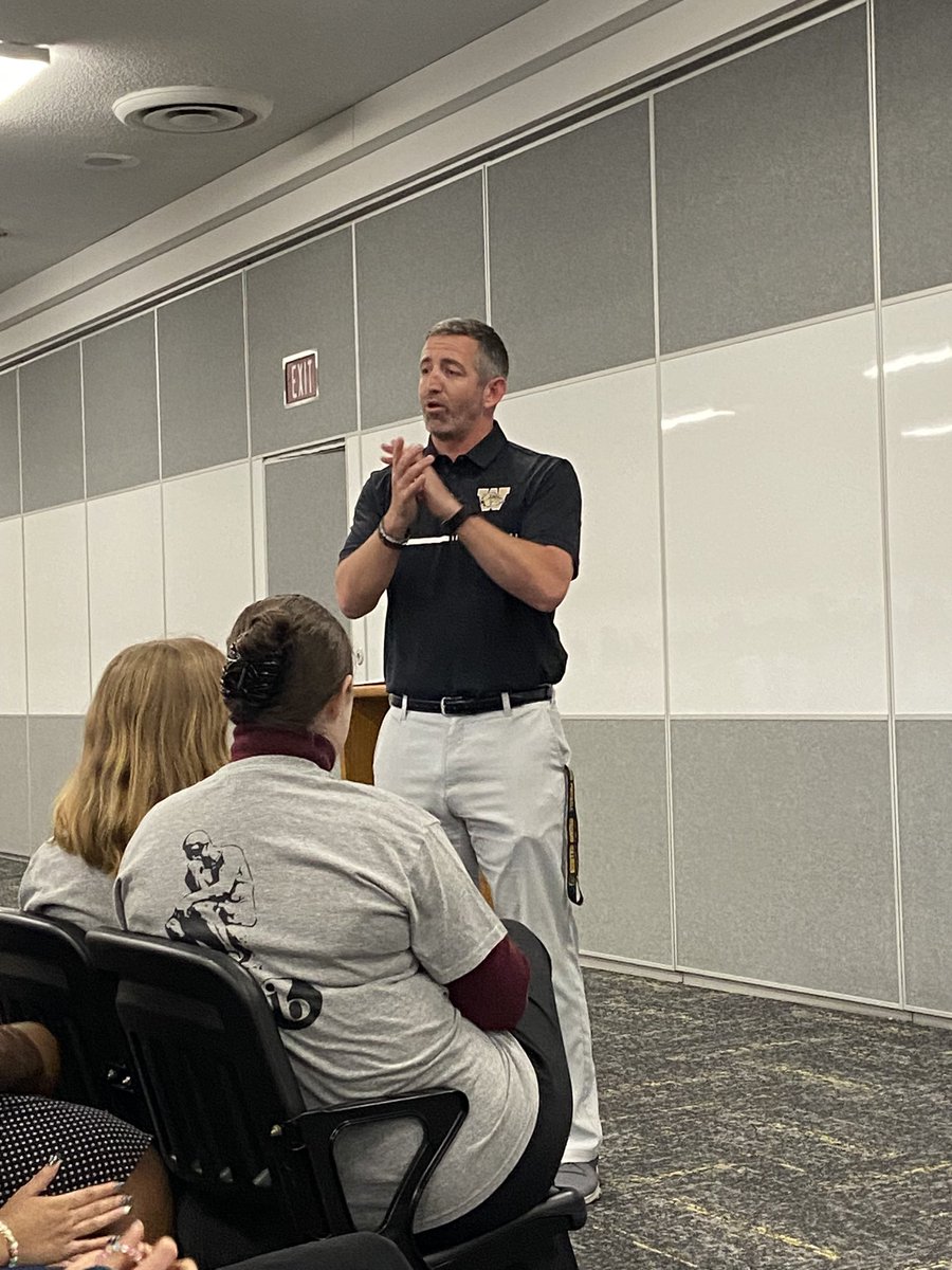 RevondaJ's tweet photo. Always a great time to be an @WMWHS Bulldog, and tonight was no exception. Loved my time this evening with future and current IB parents as they heard testimonials and information about their upcoming year in the most elite and rigorous high school program in the world! https://t.co/d4EJo96B7g