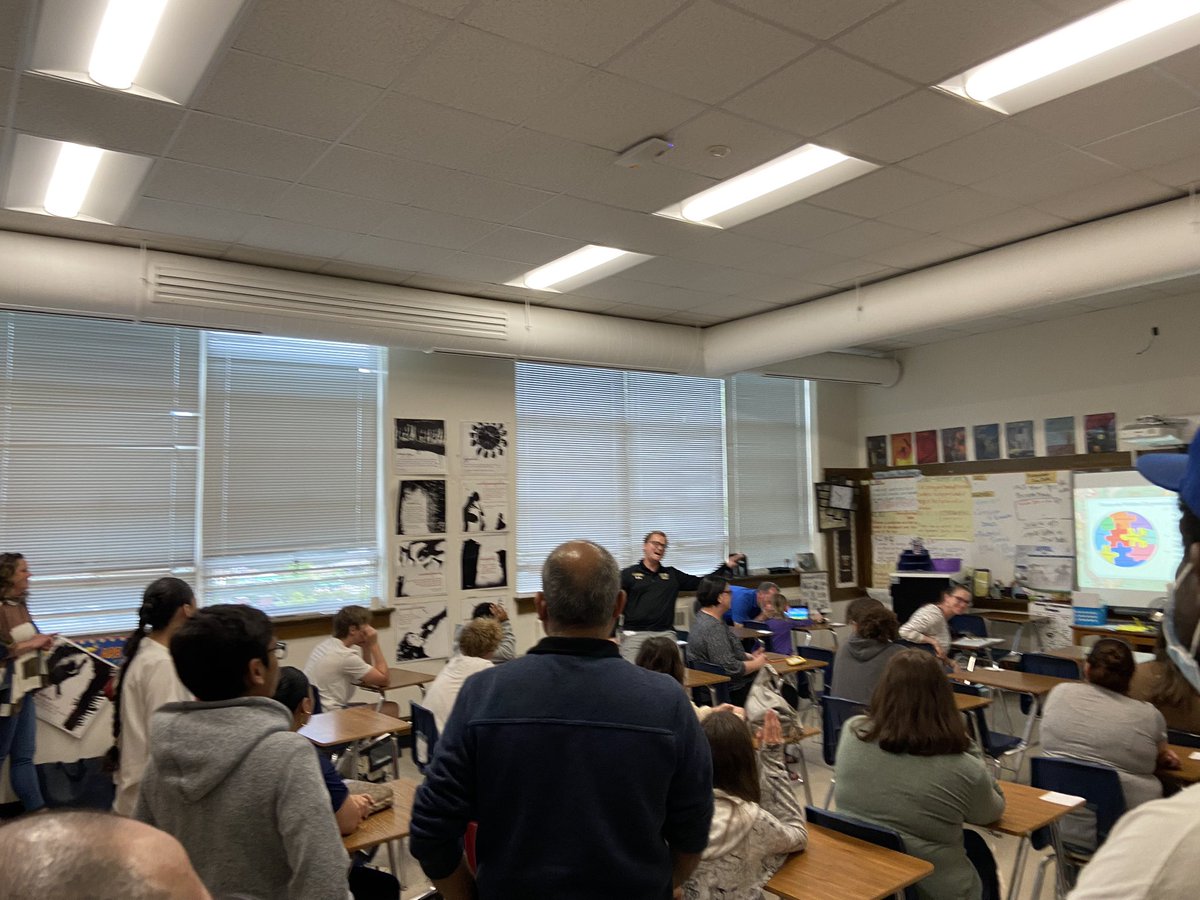RevondaJ's tweet photo. Always a great time to be an @WMWHS Bulldog, and tonight was no exception. Loved my time this evening with future and current IB parents as they heard testimonials and information about their upcoming year in the most elite and rigorous high school program in the world! https://t.co/d4EJo96B7g
