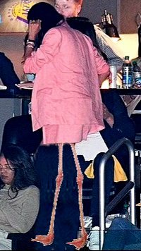 Meghanarciss1's tweet photo. #MeghanMarkle #LegsForUglyDays #CluckCluck #FlaminHo https://t.co/vY0RmlF0Wh