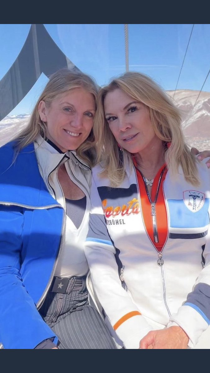 johndev47391291's tweet image. 🍎🍎Alex McCord and Ramona Singer reunited #RHONY #TurtleTime