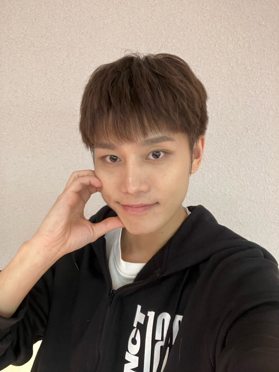 moonidance's tweet photo. barefaced taeil he's so fine with or without make up 💛 https://t.co/yFiuIF7xpL