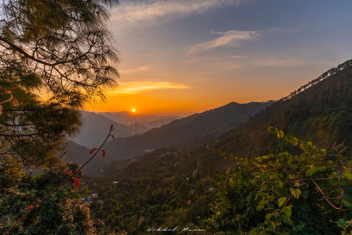 MaceNikhil's tweet photo. " 𝘐𝘵𝘴 𝘸𝘢𝘳𝘮 𝘳𝘢𝘺𝘴 𝘴𝘱𝘳𝘦𝘢𝘥𝘪𝘯𝘨 𝘢𝘤𝘳𝘰𝘴𝘴 𝘵𝘩𝘦 𝘭𝘢𝘯𝘥𝘴𝘤𝘢𝘱𝘦 𝘪𝘯 𝘢 𝘣𝘦𝘢𝘶𝘵𝘪𝘧𝘶𝘭 𝘴𝘩𝘰𝘸 𝘰𝘧 𝘤𝘰𝘭𝘰𝘳𝘴. "

Sony a7iv
𝘛𝘢𝘮𝘳𝘰𝘯 17-28 𝘍/2.8 𝘋𝘪 𝘐𝘐𝘐 𝘙𝘟𝘋

#sunrise #photography #photooftheday #landscape 
@tamron_india @AsianPhotoIndia https://t.co/Y0nPLVt8Xt