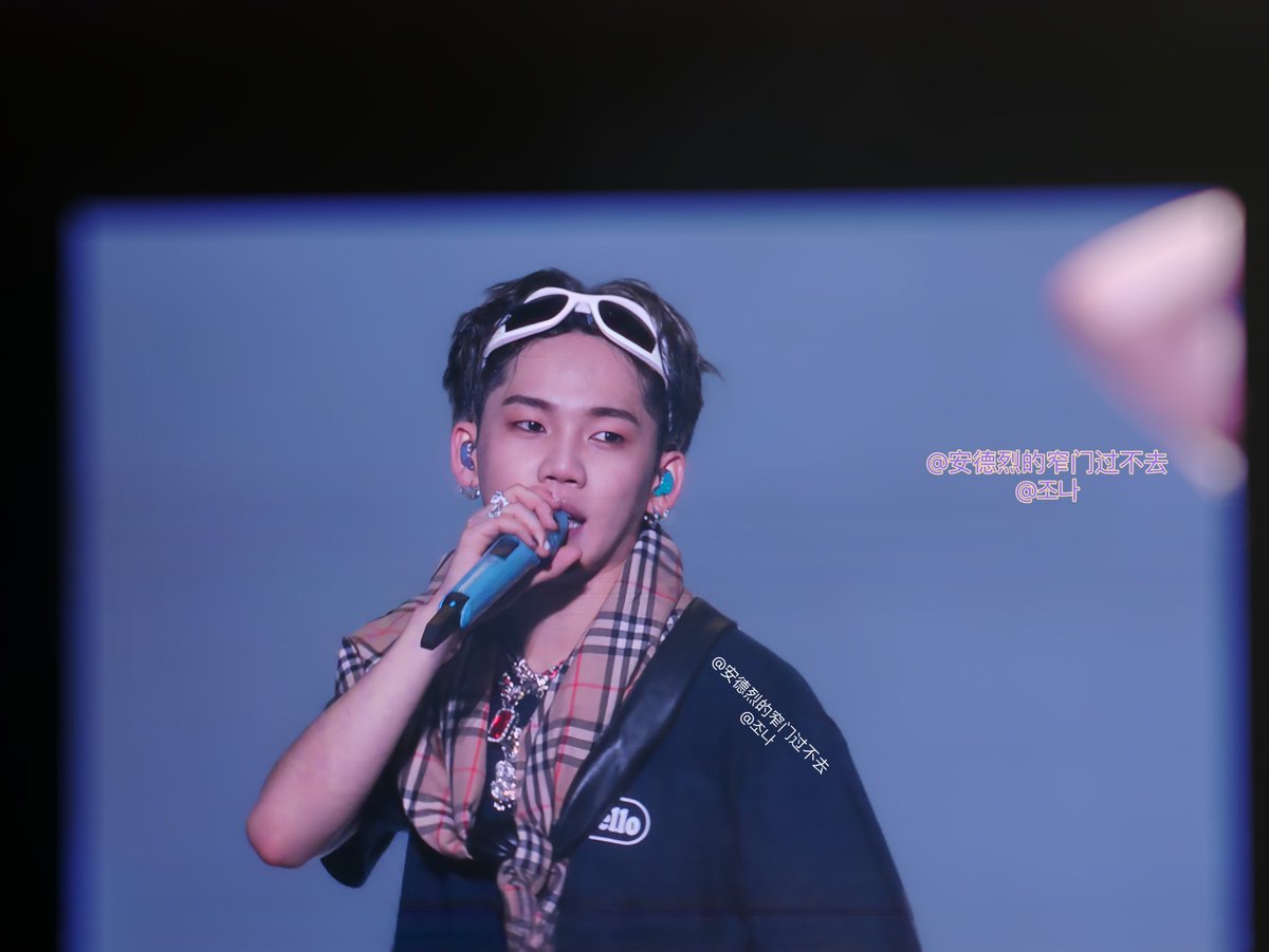 LoveK4ever's tweet photo. 230422 HELLO in MACAU
#최현석 #CHOIHYUNSUK https://t.co/Ofm8ScKGwc