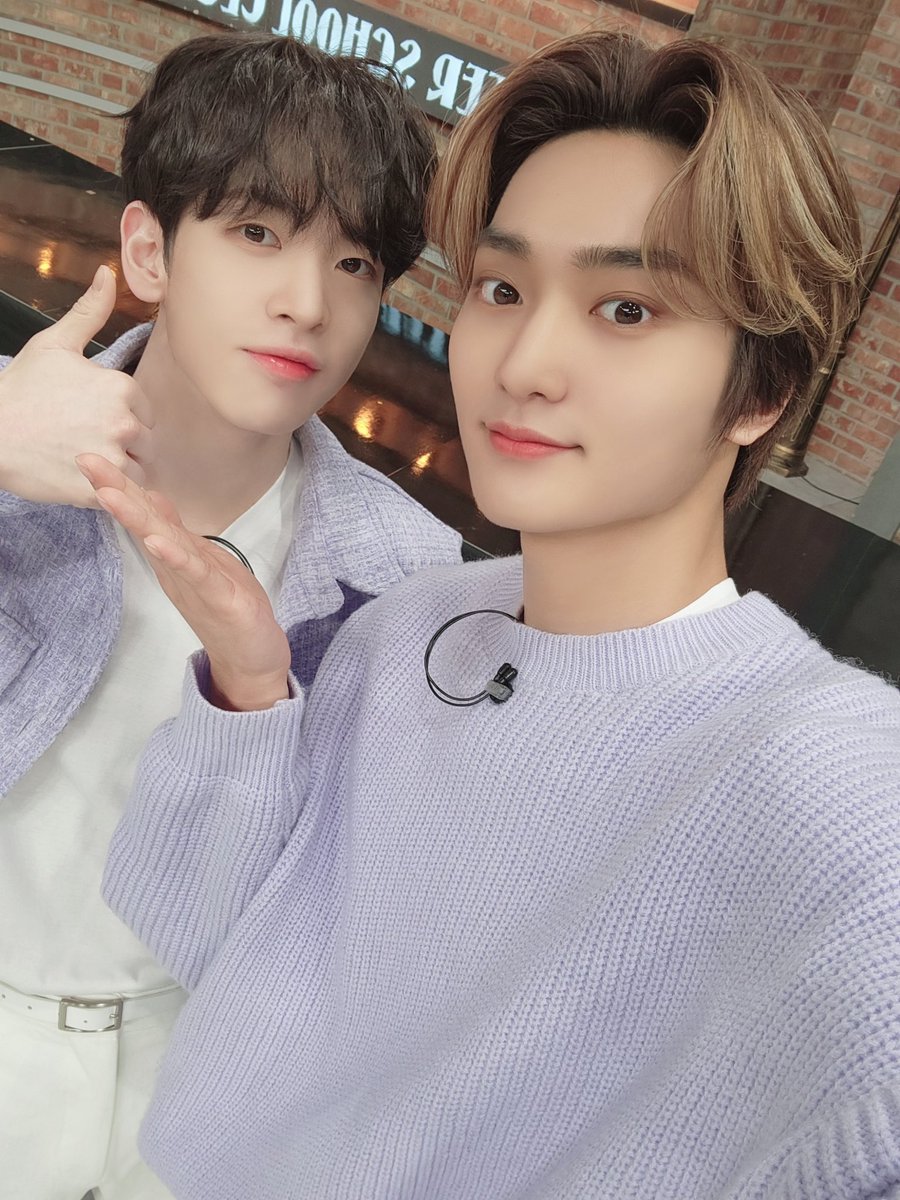kimtaeyoung_my's tweet photo. Happy birthday to our boy Allen!
May your days are filled with happiness surrounded by your beloved members 🫶🏻
Thank you for being born and being such a nice hyung to our baby brother Taeyoung 🫢❤️
#런이의_따스한_25번째_생일
#To_My_Spring_ALLEN
@CRAVITY_twt @CRAVITYstarship https://t.co/rsBlwxfXCM