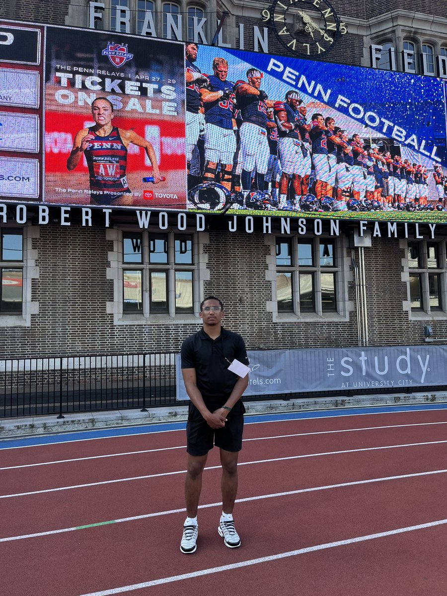 Theo Thompson tweet media