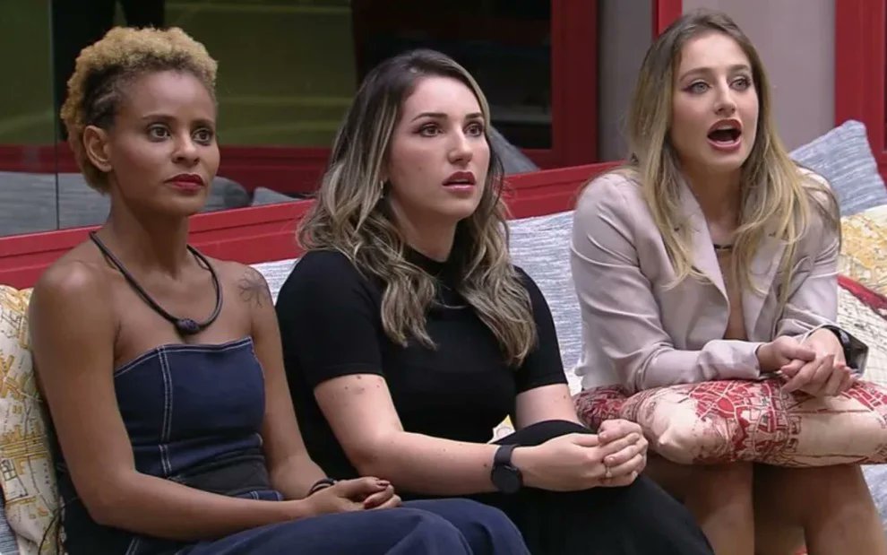 tracklist's tweet photo. Votações nas finais do BBB:

BBB21: 633 milhões de votos
BBB22: 730 milhões de votos
#BBB23: 76 milhões de votos https://t.co/1tMnwPfnyS