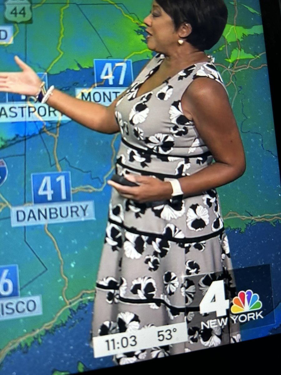 pattyo9's tweet photo. @JaniceHuff4ny @TimesSquareNYC Love your dress! https://t.co/Q8x4P5K7NC