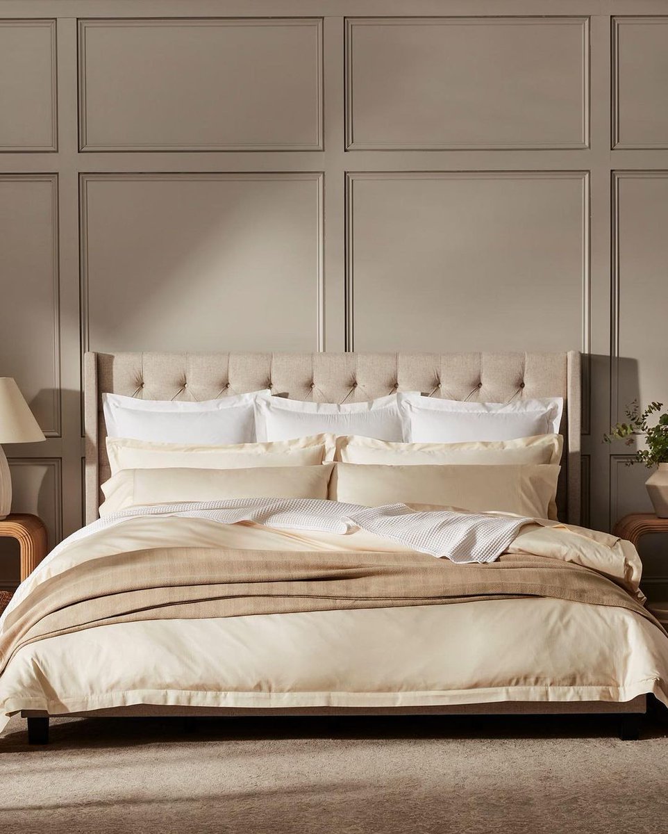 heartcosy's tweet photo. Did you know that silk comforters are softer and more buttery than the finest cotton? Not only that, the material is highly breathable and helps balance sleep temperature. 💗 Check out premium cooling blankets for summer at a fair price at https://t.co/dkcGAs70DX. https://t.co/NiVaBhSdZS
