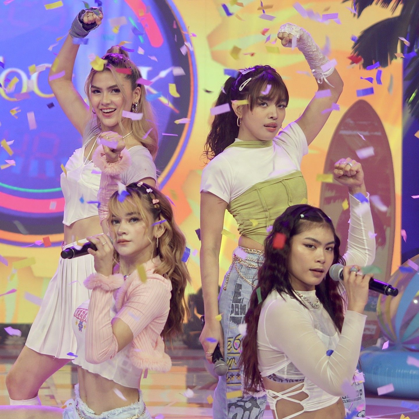 FunIHNnakAETri1?format=jpg&name=large