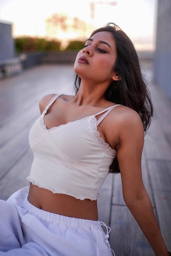 FunIesJaEAAlxwq?format=jpg&name=900x900