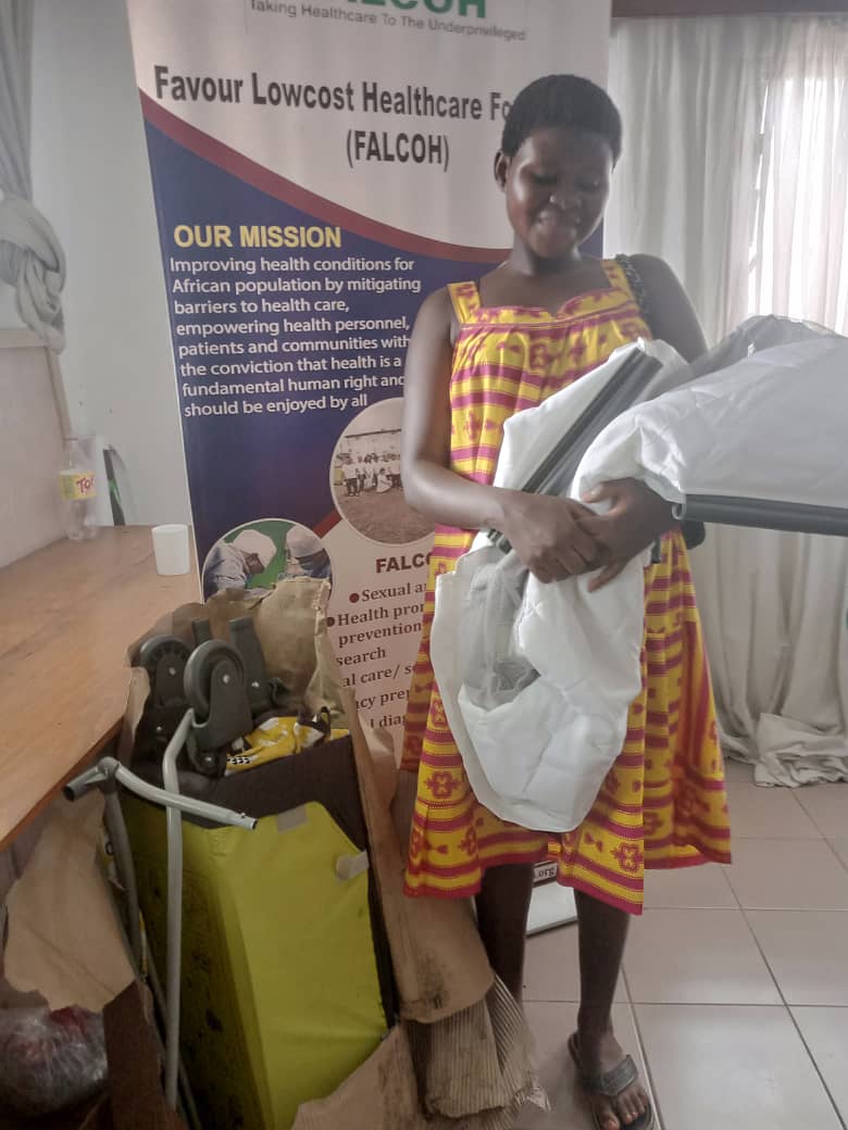 FALCOH_ORG's tweet photo. we donated baby crip and trolleys to most vulnerable pregnant young girls/ women to support their journey in addition to anternal care we provide for free via our MPMCH program
@UNFPACameroon
@UNICEF
@MaternalHealth2 
@MMHAlliance 
@MaternalRights https://t.co/kPXzcwMsgK