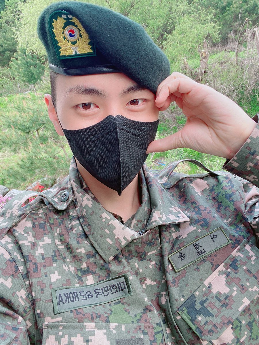 Penaflor04C's tweet photo. Ahora sí , estás si son oficiales 🥹🥹🥰 hermanito por fin terminaste tu entrenamiento inicial, ahora viene lo bueno 💪🏻💪🏻 sigue así, estás haciendo un buen trabajo 🥰 "내사랑 판타지" 💐🥰 ( "Fantasy mi amor") #JAEYOON #SF9 #ServicioMilitar #whiteskull https://t.co/sNqN9uKBJK