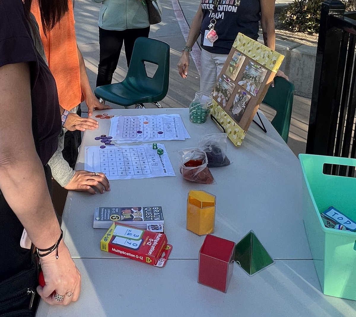 KrusesClass's tweet photo. Open House Showcase! 🥳 Our students got to teach their families how to play one of our multiplication games 🤩 https://t.co/IDtLiYiF4d