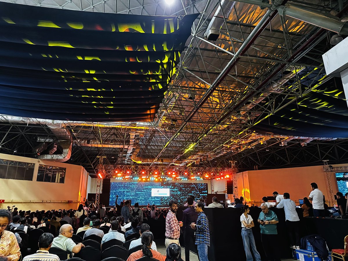 Apurwa1430's tweet photo. Stage is all set for #DCOM2023 ! Finally it’s #DKOM time ! ✨#SAPLabsIndia25 

@gangadharansind @AarifRao @anzieee @Gopal__Anand @anirbaankc @SAP @saplabsindia @shivamalluvilas @alenvarg https://t.co/YAKoEWOHxf