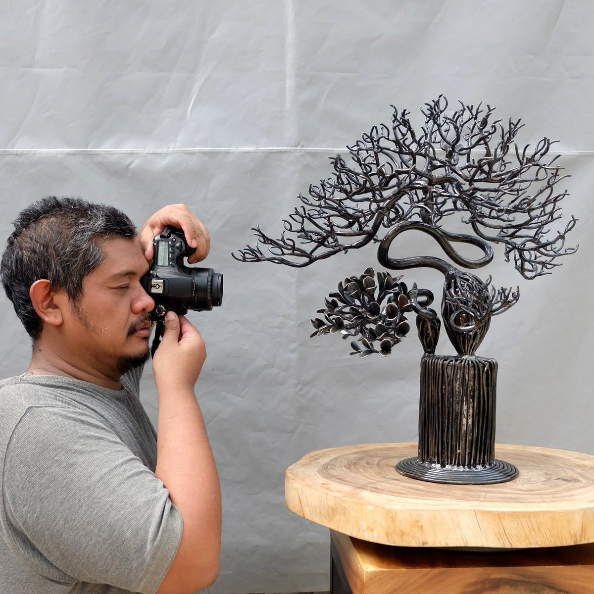 SoftasMetal's tweet photo. ข้างหลัง​ภาพ
#Soft_as_Matal
#Art #Design #lronArt #MetalArt #SteelArt #IronWork #Drawing #Welding #Sculpture #Tree #Handmade #Bonsai #IronTree #IronFlowers #Souvenir #ประติมากรรม #ศิลปะ #งานเหล็ก #บอนไซ​ #ต้นไม้ https://t.co/cvwwDujpD9