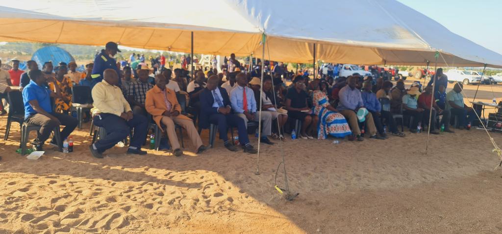 OnPointMedia4's tweet photo. Field Day at Zhovhe Citrus Estate Farm.
● Master Farmers Graduation
● Stocking the fish cages and Launch
● Livestock section and fisheries breeding cubicles
● Winter wheat Launch and sugar beans plot tour, Citrus field tour.
● Hay bailing Launch
24/04/23
#PASystemHire https://t.co/tkGSkbglOZ