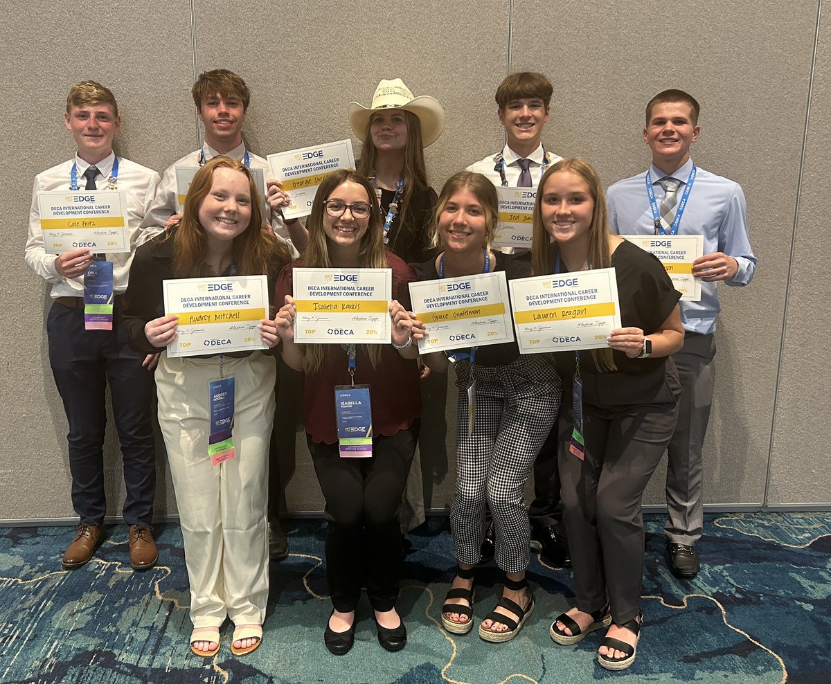 papiosouthdeca's tweet photo. Congrats to our competitors who placed in the 20%!🔷#GoTitans https://t.co/HMWlEBWWgs