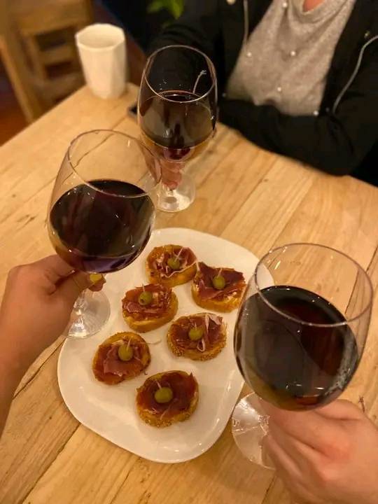 logan132's tweet photo. ¡Déjate sorprender por el inconfundible sabor del Vino fino de mesa artesanal frutal! Descubre los mejores sabores del cielo ahora mismo. 
#VinoVeracruzano #VinoMesaArtesanal #ElSaborDeVeracruz

https://t.co/mf29SE7sNe https://t.co/jGylPMmA4v