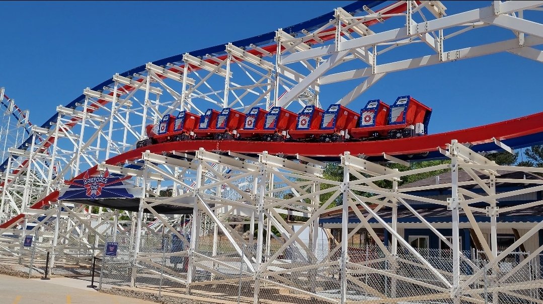 AIThemeParking's tweet image. Our newest ride review is now up on the channel and we're talking ArieForce One at @FunSpotAtlanta! We review the coaster and the park itself. Click the link to watch and hear our thoughts. #themeparks #rollercoaster #funspotatlanta #arieforceone youtu.be/oLWU0ma65L8