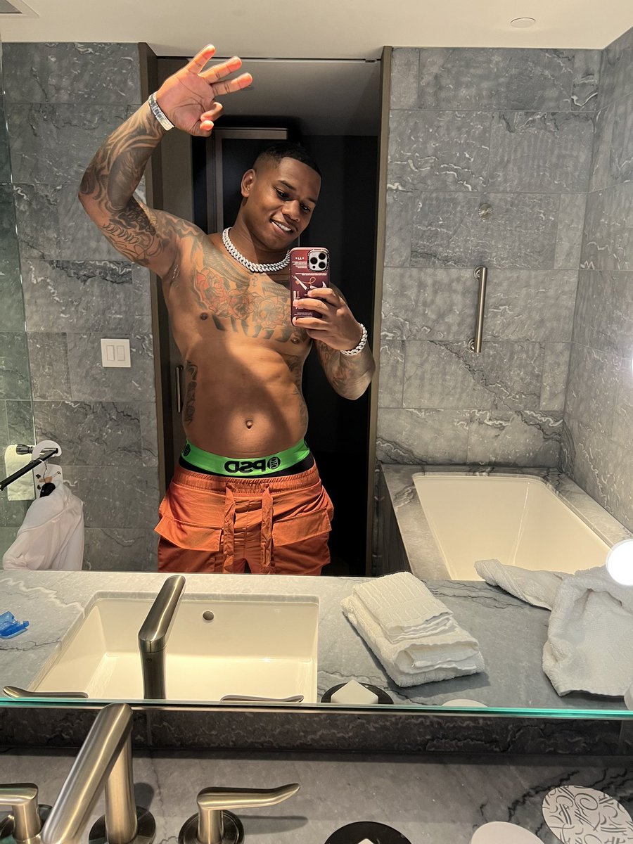 TJ4OFFICIAL on Twitter: "Staying up late 😏"