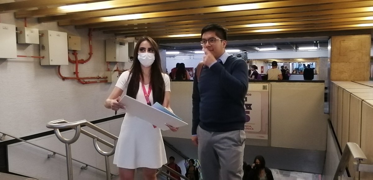 MetroCDMX's tweet photo. Con el propósito de reforzar las acciones del programa #SalvemosVidas, este martes inicio la actividad de módulos itinerantes, brindando psicoeducación para el cuidado de la salud mental y apoyo psicológico.
Con estas acciones refrendamos nuestro compromiso con los usuarios. https://t.co/FJRvY7ItpV