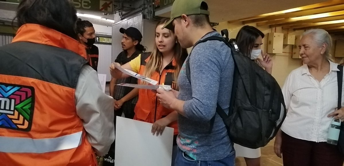 MetroCDMX's tweet photo. Con el propósito de reforzar las acciones del programa #SalvemosVidas, este martes inicio la actividad de módulos itinerantes, brindando psicoeducación para el cuidado de la salud mental y apoyo psicológico.
Con estas acciones refrendamos nuestro compromiso con los usuarios. https://t.co/FJRvY7ItpV